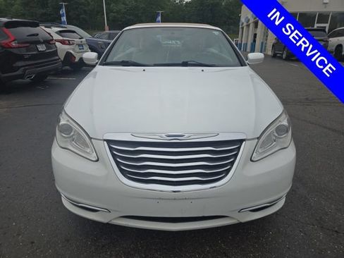 Used 2011 Chrysler 200 Touring w/ Cold Weather Group FWD image 2