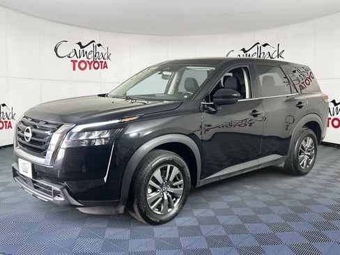 Used 2024 Nissan Pathfinder S AWD/4WD image 2