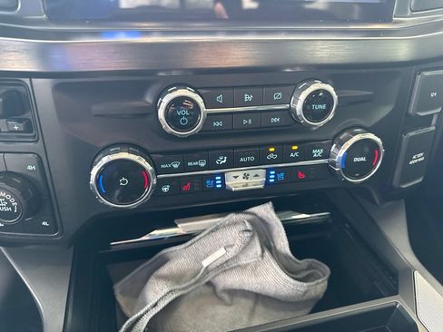 Used 2024 Ford F250 Lariat w/ Lariat Ultimate Package AWD/4WD image 7