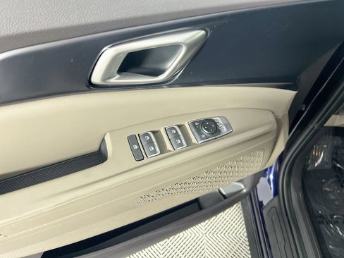 New 2026 Kia Carnival LX FWD image 14