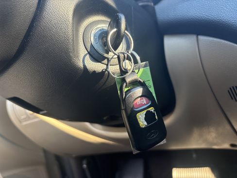 Used 2008 Hyundai Elantra SE image 21