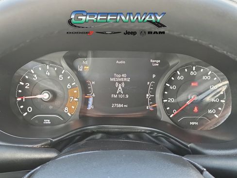 Used 2023 Jeep Compass Limited image 27