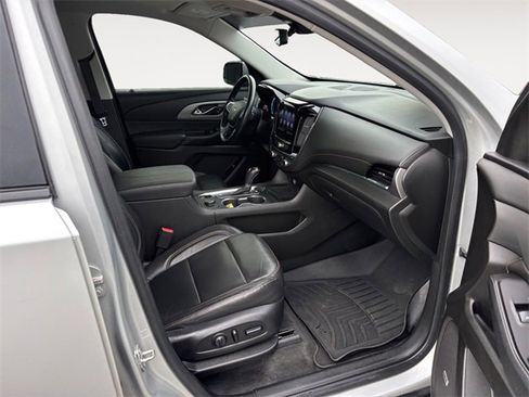 Used 2020 Chevrolet Traverse RS image 15