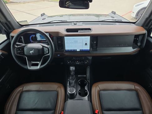 Used 2024 Ford Bronco Outer Banks AWD/4WD image 14