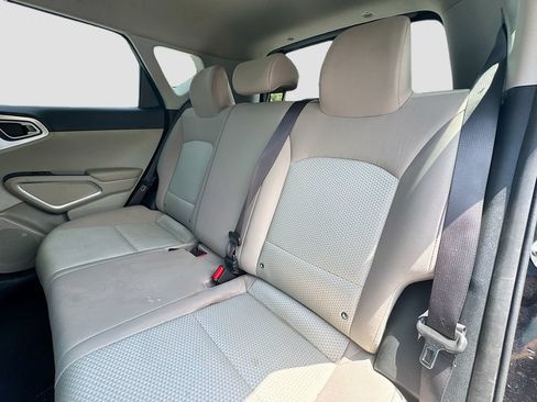 Certified 2021 Kia Soul LX FWD image 25
