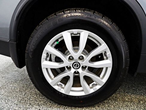 Used 2018 Nissan Rogue SV AWD/4WD image 21