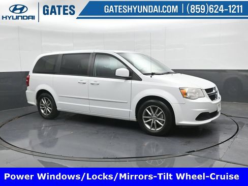 Used 2016 Dodge Grand Caravan SE image 4