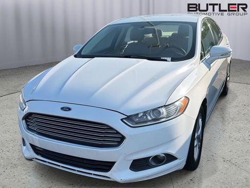Used 2013 Ford Fusion SE FWD image 3