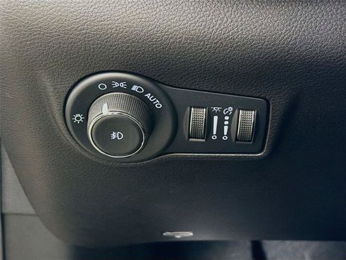 Used 2022 Jeep Compass Limited AWD/4WD image 17