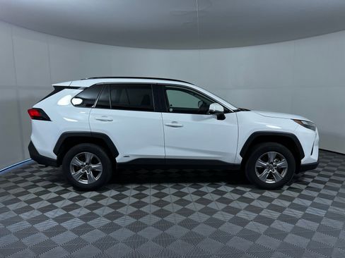 Used 2025 Toyota RAV4 XLE image 4