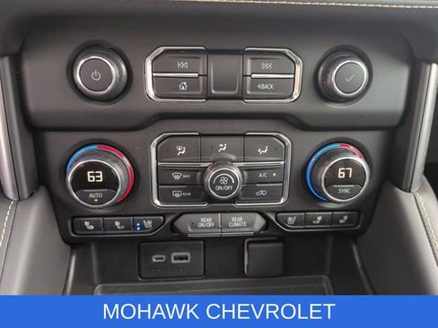 Used 2021 Chevrolet Tahoe Premier w/ Premium Package image 19