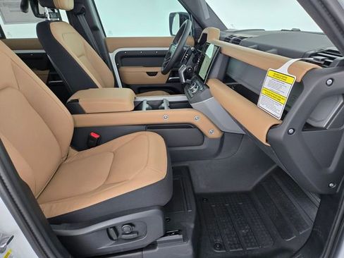 New 2026 Land Rover Defender 110 V8 AWD/4WD image 3