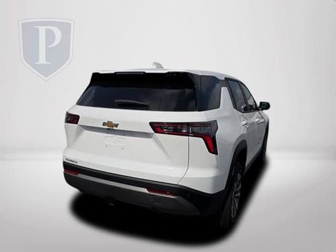 New 2027 Chevrolet Equinox LT FWD image 7