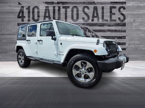 Used 2018 Jeep Wrangler Unlimited Sahara w/ Connectivity Group AWD/4WD image 1