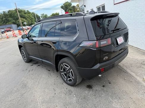 Used 2026 Jeep Cherokee Limited AWD/4WD image 7