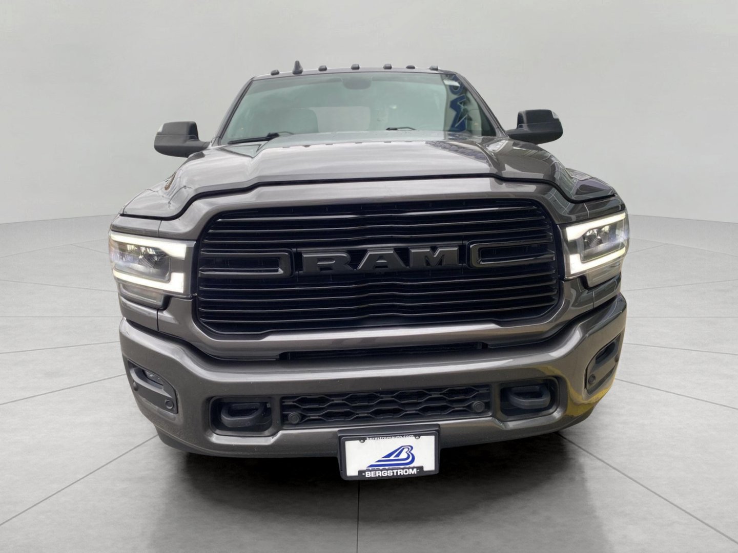 Used 2022 RAM 3500 Laramie AWD/4WD image 3