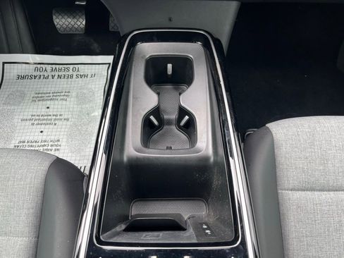 Used 2023 Volkswagen ID.4 Pro AWD/4WD image 14