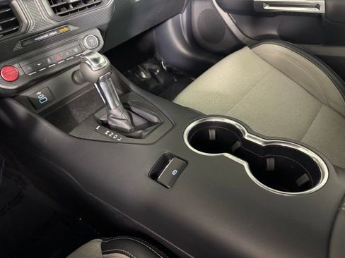 Certified 2024 Ford Mustang Convertible image 17