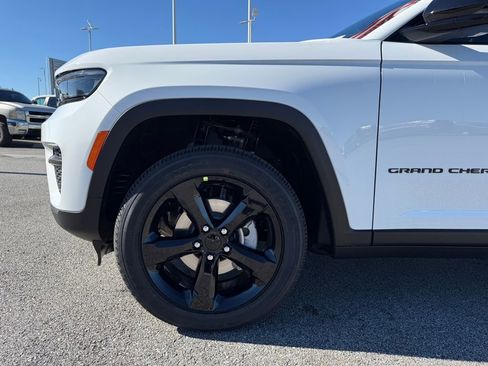 New 2025 Jeep Grand Cherokee Laredo image 27
