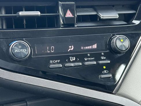 Used 2021 Toyota Camry SE w/ Convenience Package FWD image 21
