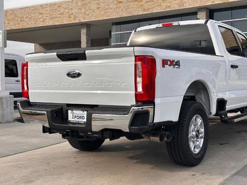 New 2026 Ford F250 XLT w/ FX4 Off-Road Package image 22