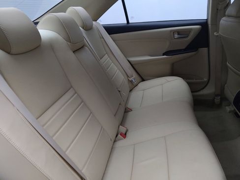 Used 2015 Toyota Camry XLE image 19