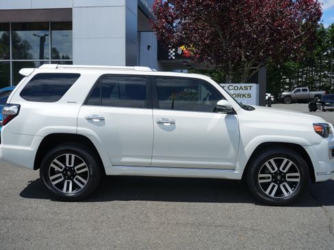 Used 2016 Toyota 4Runner Limited AWD/4WD image 7