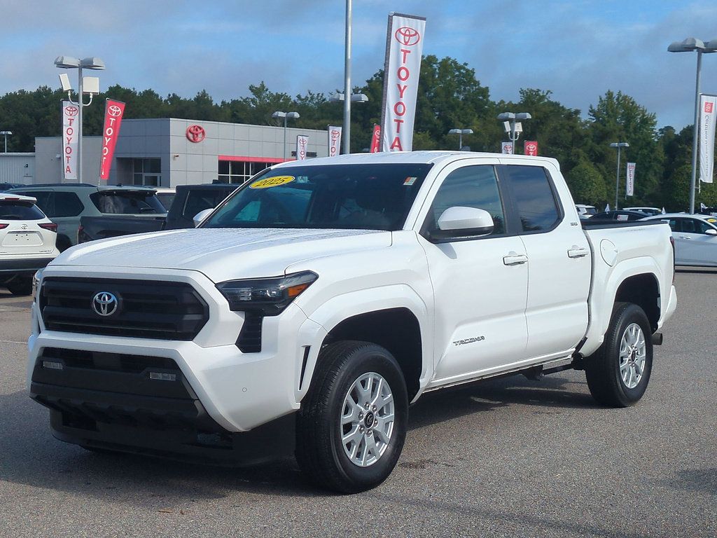 Certified 2025 Toyota Tacoma SR5 AWD/4WD image 7