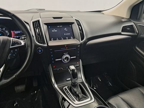 Used 2017 Ford Edge Titanium image 16