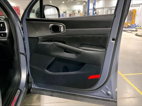 Used 2021 Kia Sorento SX image 22