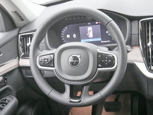 New 2026 Volvo XC90 B6 Core image 25