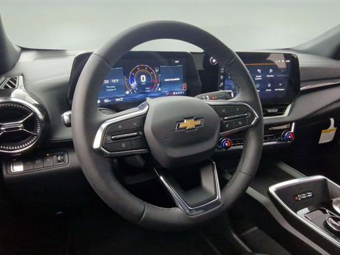 New 2026 Chevrolet Equinox LT w/ Convenience Package II image 17