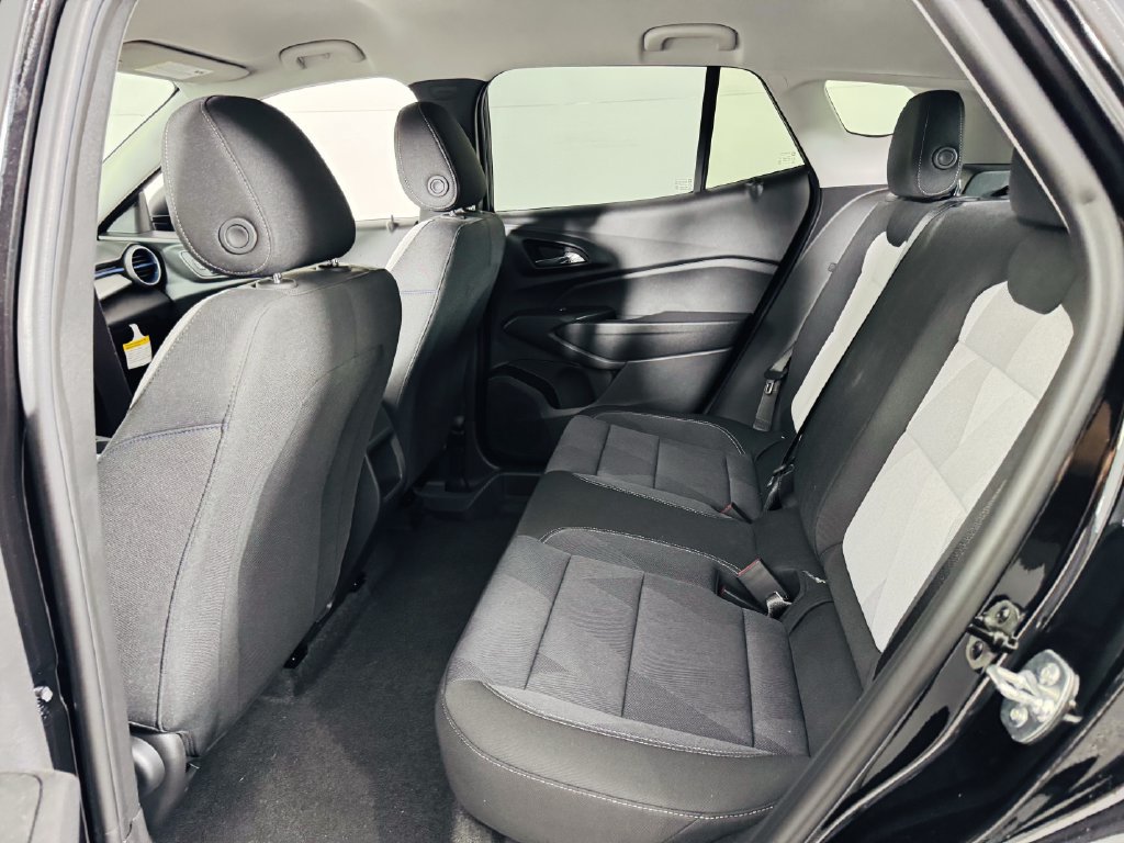 Used 2026 Chevrolet Trax LS FWD image 18