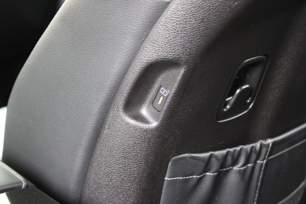 Used 2024 Kia Telluride EX w/ EX Captain's Chair Package AWD/4WD image 43