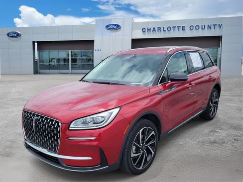 Used 2024 Lincoln Corsair Reserve w/ Equipment Group 201A FWD image 2