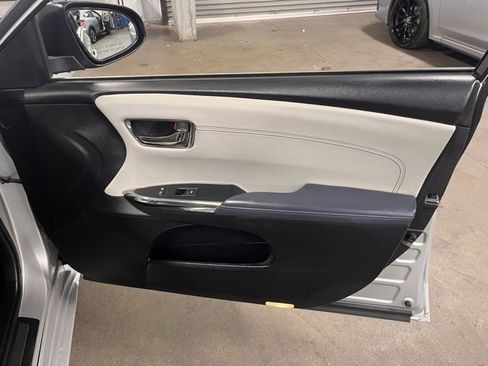 Used 2013 Toyota Avalon Limited image 12