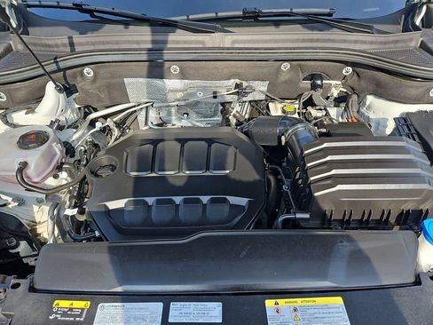 Used 2025 Volkswagen Atlas SEL AWD/4WD image 39