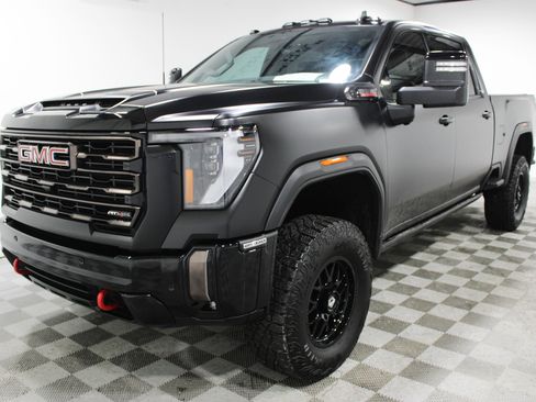 Used 2024 GMC Sierra 2500 AT4X image 32