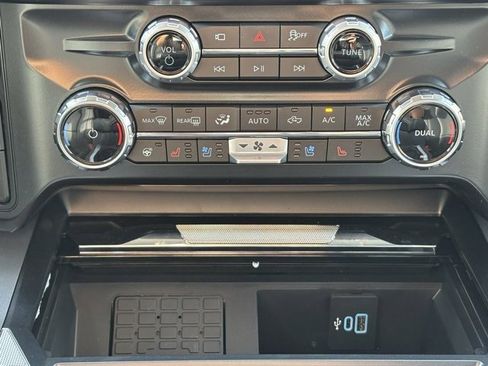 New 2025 Ford F250 Lariat w/ Lariat Ultimate Package image 27