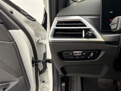 New 2026 BMW 330i xDrive Sedan w/ Convenience Package image 31