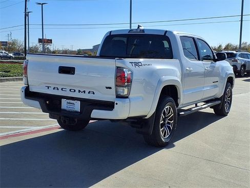 Used 2021 Toyota Tacoma TRD Sport image 4