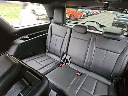 Used 2018 Ford Expedition XLT w/ Equipment Group 202A image 11