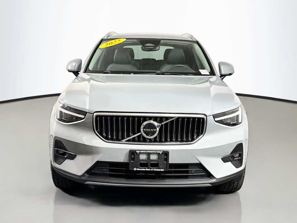 Used 2025 Volvo XC40 B5 Plus w/ Climate Package AWD/4WD image 2