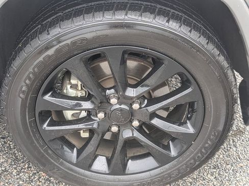 Used 2021 Jeep Grand Cherokee Laredo X RWD image 13