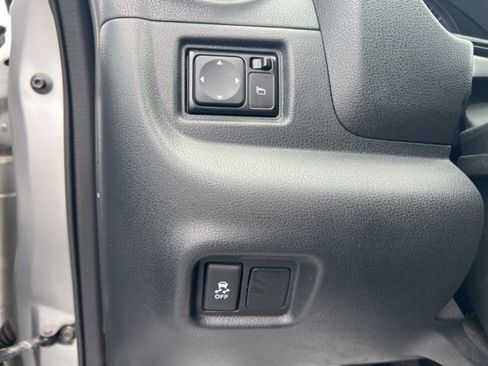 Used 2014 Nissan Versa Note SV FWD image 10