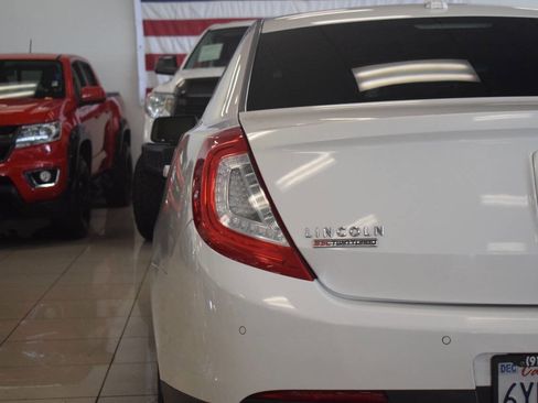 Used 2013 Lincoln MKS AWD image 24