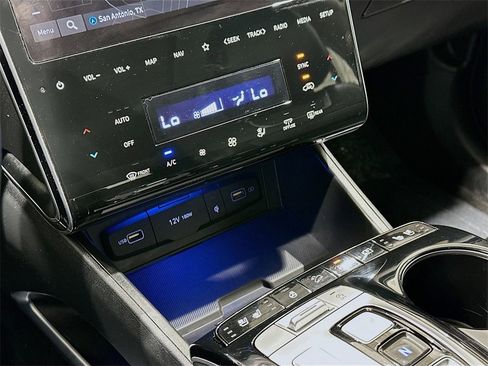 Used 2023 Hyundai Tucson Limited image 15