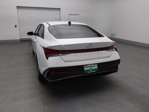 Used 2025 Hyundai Elantra SE FWD image 6