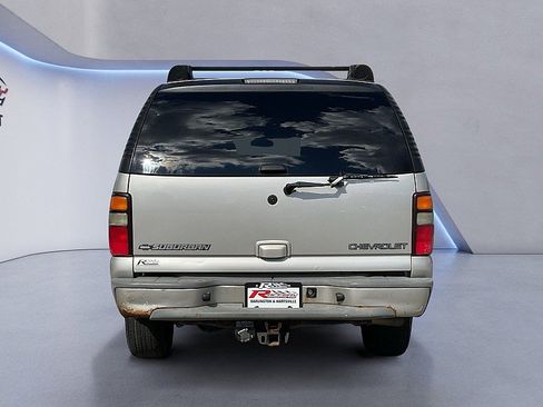 Used 2005 Chevrolet Suburban Z71 w/ Preferred Equipment Group AWD/4WD image 4