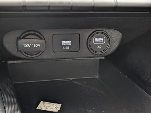 Used 2021 Hyundai Elantra SEL image 21